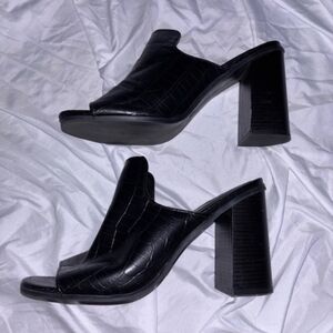 Seven7 Black Croc-Embossed Open Toe Block Heel Mules